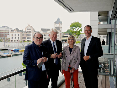 v.l.n.r. Ulrich Drahtler, OB Ullrich Sierau, Gabriele Richter AKNW Vorstand, Markus Lehrmann HGF AKNW
