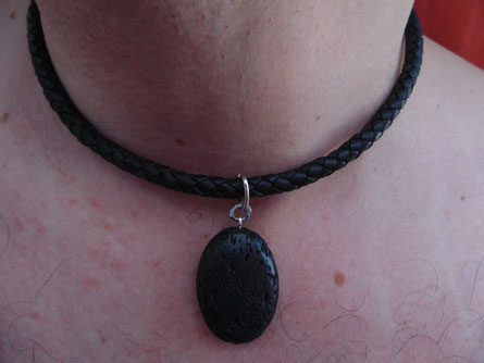 Collier "PIERRE DE LAVE NOIRE" : Création Ongles-et-Bijoux-d'Art.