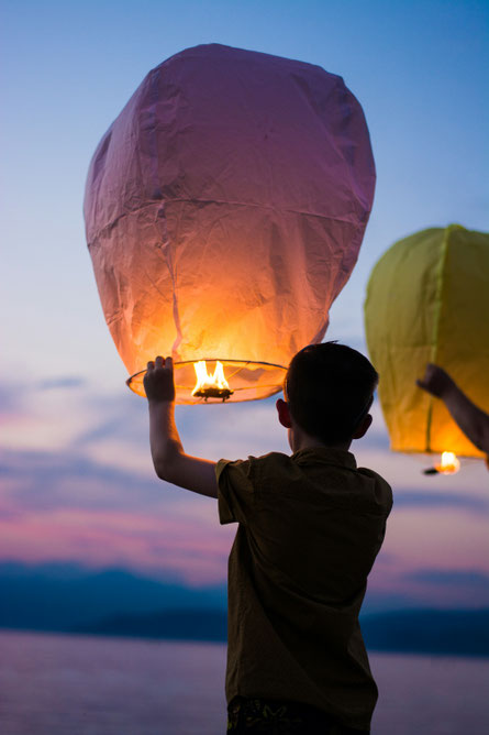 Kind mit einem Ballon