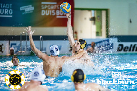 Sascha Seifert beim Pass zum Center - Florian Blackburn