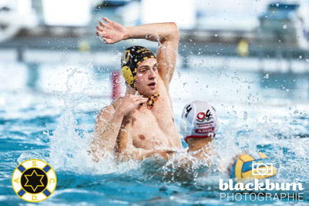 Elias Metten in der Verteidigung - Foto: Florian Blackburn