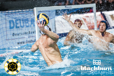 Lennox Metten beim Überzahltor - Foto: Blackburn Photographie