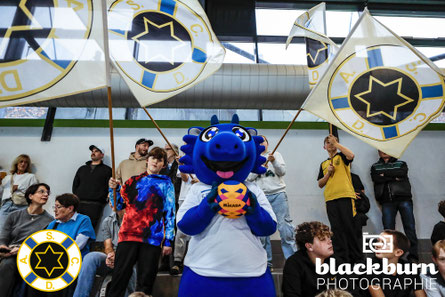 ASCD Jugend unterstützt die erste Mannschaft mit DuBlu vom Duisburger Stadtmarketing - Foto: Florian Blackburn