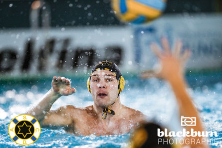 Philipp Dolff beim Passspiel - Foto Florian Blackburn