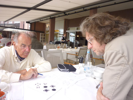 Prof. Dr. Max Lüscher (Links) und Thomas Matla im Austausch (2012), Photo: Copyright Prof. Veronika Bellone