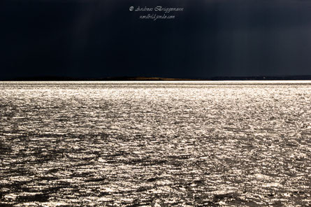 dark sky - glittering sea_3