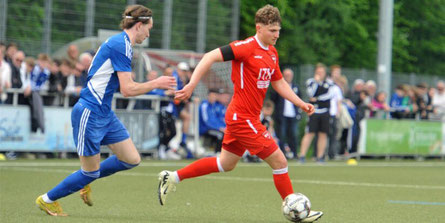 Raphael Busert (r.) gewann gegen sein Ex-Team SuS Stadtlohn. © Sascha Keirat