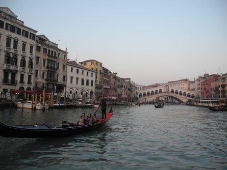Rialto bridge in December