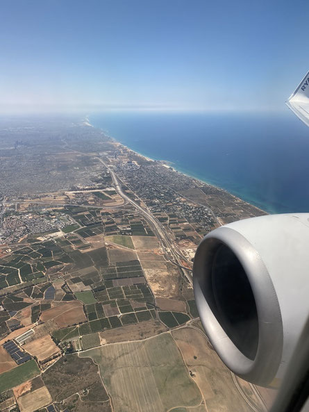 ThP 230531 De eerste blik op Israël vanuit het vliegtuig.