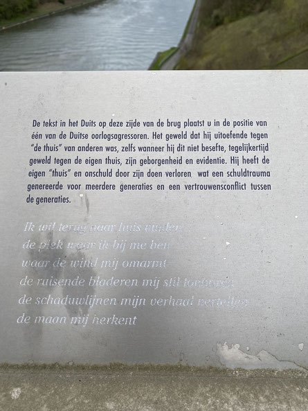 Tekst op de balustrade van de Brug van Vroenhoven. ThP 230412