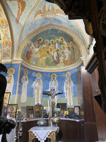 Israël - Nazareth - Grieks-Orthodoxe Kerk van de Annunciatie - Blik in het Heiligdom achter de houten iconostase - ThP 230602