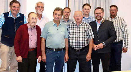 Georg Wutz, Josef Eiber und Manfred Klein (nicht auf dem Foto) wurden für 50 Jahre, Willi Landgraf und Reinhard Mauerer für 40 Jahre Mitgliedschaft in der CSU geehrt. 
