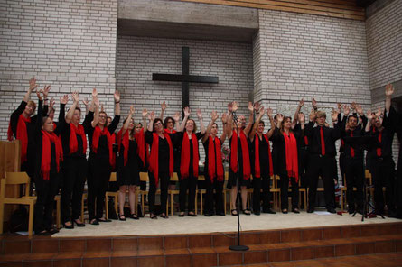 Die Thom´s Glory Singers beim Abschied von Pfarrer J. Zimmermann