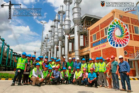 Periodistas ecuatorianos visitan la planta de generación de electricidad Termo Esmeraldas. Esmeraldas, Ecuador.