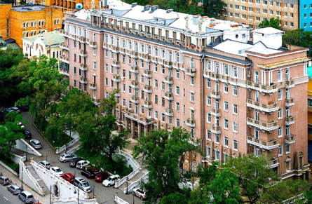 Aleutskaya Street, 17 – One of the most famous and prestigious apartment houses in Vladivostok.