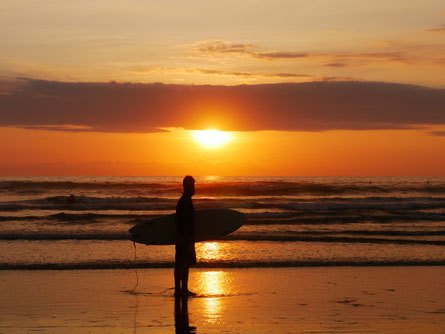 Sunset surfing in Ayampe