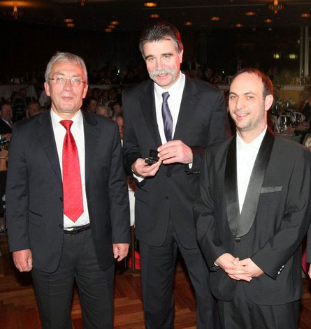 Hanns Ostermann (VdS BB-Vorsitzender), Heiner Brand und Laudator Bob Hanning (Foto: Regina Hoffmann-Schon)