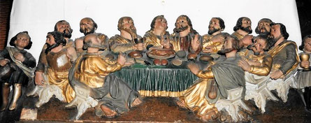 Das Abendmahl am Altar