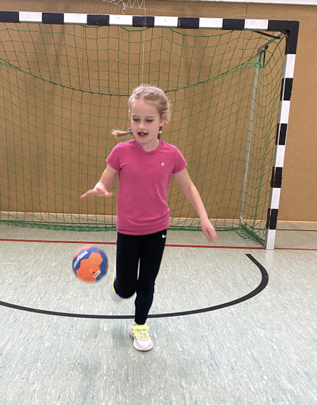 Madita Bayer (8) gehört zu den Genthiner Handball-Talenten.