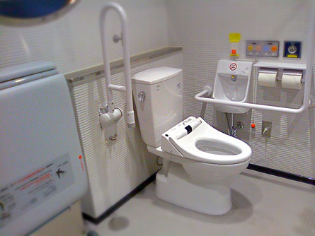 ジェットスマイルのトイレクリーニングで衛生的にピカピカに維持します。見た目もよくなり運気アップ