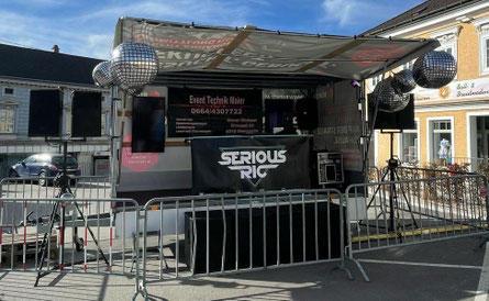 Bühnenanhänger Disco Outdoor Mobilebühne ausleihen mieten Verleih