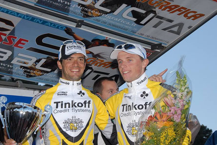 Foto courtesy: Daniel Schamps, il vincitore Mikhail Ignatiev sul podio insieme ad un compagno di squadra.