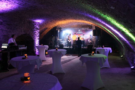 Veranstaltung, Event, Tiefkeller, Weinkeller, Stehtische, Schloss Arenfels, 