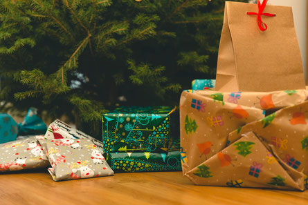 Geschenke unter dem Weihnachtsbaum