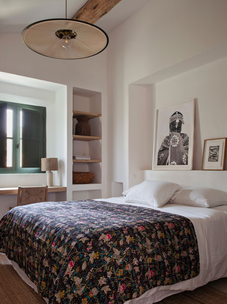 Chambre d'ami dans une maison aux inspirations provencales
