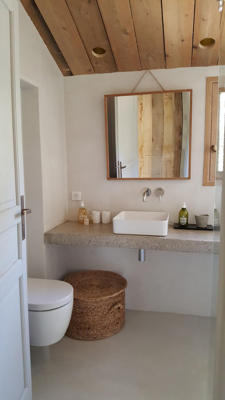 Salle de bain de la dépendance d'une maison à Aix-en-Provence