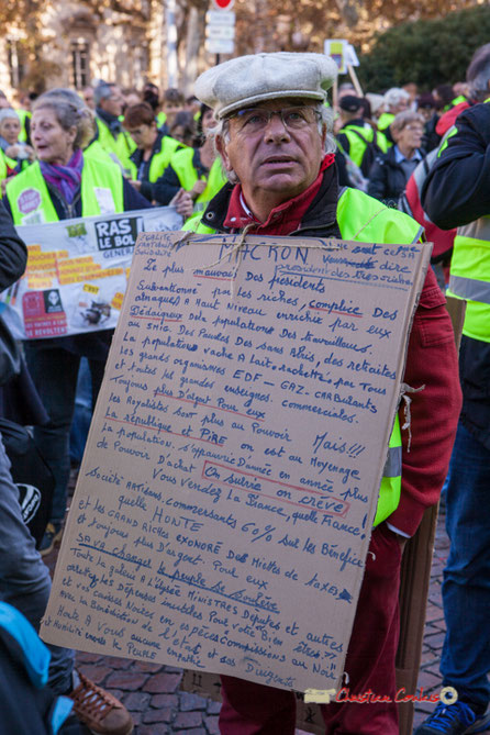 Manifestation des gilets jaunes, place de la République à Bordeaux, ce 17 novembre 2018. Photo : Christian Coulais