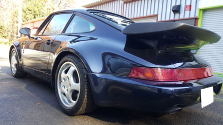 ９６４ターボ磨き後　リアフェンダーの水垢・傷も落ちて綺麗に
