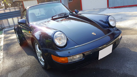 ９６４ターボコーティング後　ミッドナイトブルーのボディに景色の映り込み