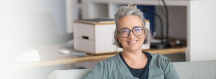 Sexualberaterin Petra Krug im vertrauensvollen Gespräch mit einer Klientin