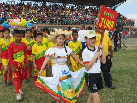 La delegación de Junín en los XXVIII Juegos Deportivos Escolares Jaramijó 2013 (Manabí, Ecuador).