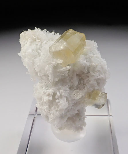 Huanzala apatite yellow
