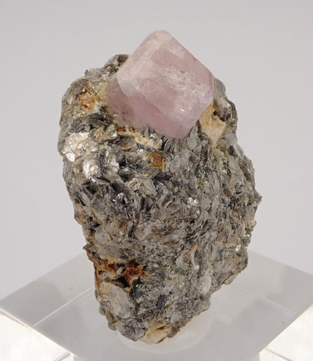 pink apatite