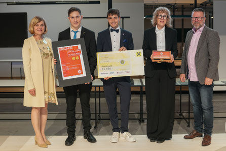 Lr Schöbi Fink verleiht den Special Award Vorarlberg in Gold