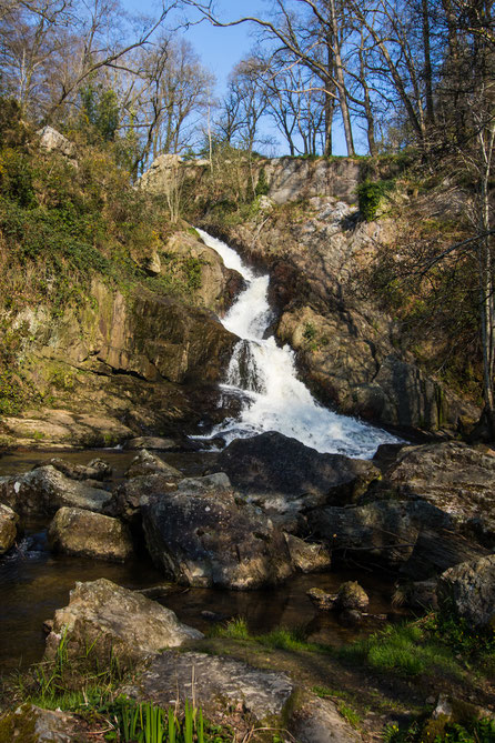 Wasserfall in der Basse Normandie, die Grande Cascade in Mortain  in der Manche