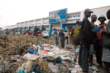 Müll am Randes des Marktes von Bujumbura