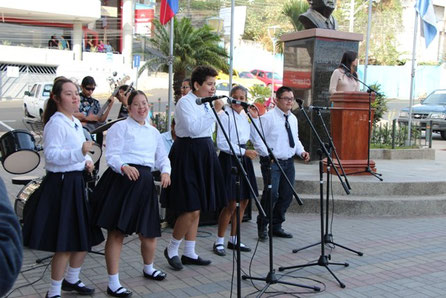 Voces Blancas, grupo musical del Instituto para Niños y Niñas Especiales Angélica Flores Zambrano. Manta, Ecuador.
