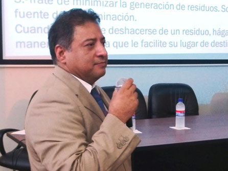 Conferenciante sobre temas secretariales ejecutivos, en la ULEAM de Manta, Ecuador.