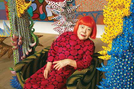 L'artiste japonaise Yayoi Kusama (née le 22 mars 1929 à Matsumoto)