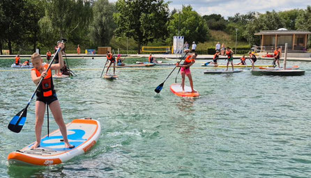 Wie cool ist das denn?? SUPs im Naturbad!