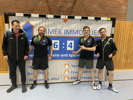 Die siegreiche zweite Mannschaft (v. l. J. Wolter, M. Baldauf, S. Scharrenbroich und S. Wirtz)