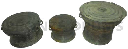 Fig. 12. GNM From left to right three Guangxi drums from different periods. MING period - 14 rays star – 40D/H30 cm /SONG period - 12 rays star 30D/H20 cm/ QING period - 8 rays star – 50D/H40 cm (Heger III type, linked with Burma or burmese?)