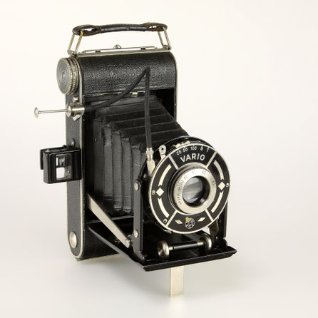 Kochmann Korelle Vertical 6 x 9cm 1934-1935 © engel-art.ch