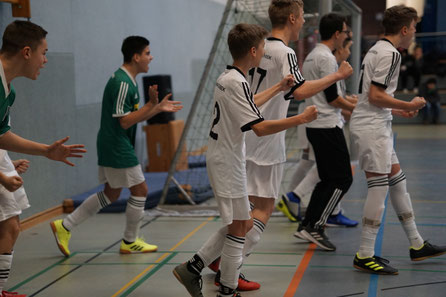 Jubel bei der C-Jugend nach dem Finalsieg im ersten Turnier