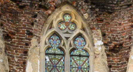 Detailbild lost place Kirchenruine, ungeschärft. Foto: bonnescape.de