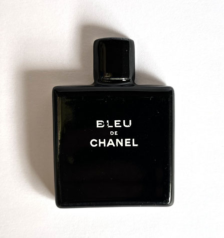 CHANEL - BLEU DE CHANEL : PETITE CERAMIQUE  FORME DU FLACON